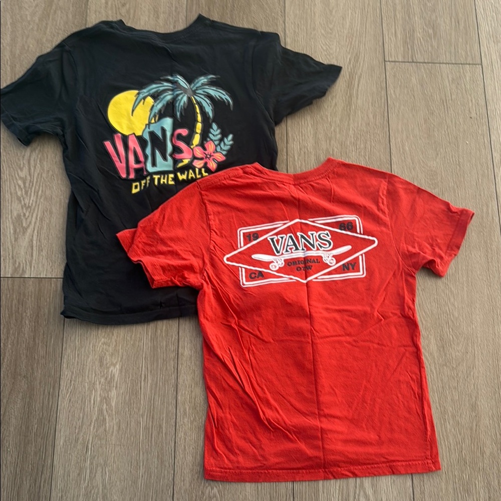 Vans boys short sleeve tshirts size small